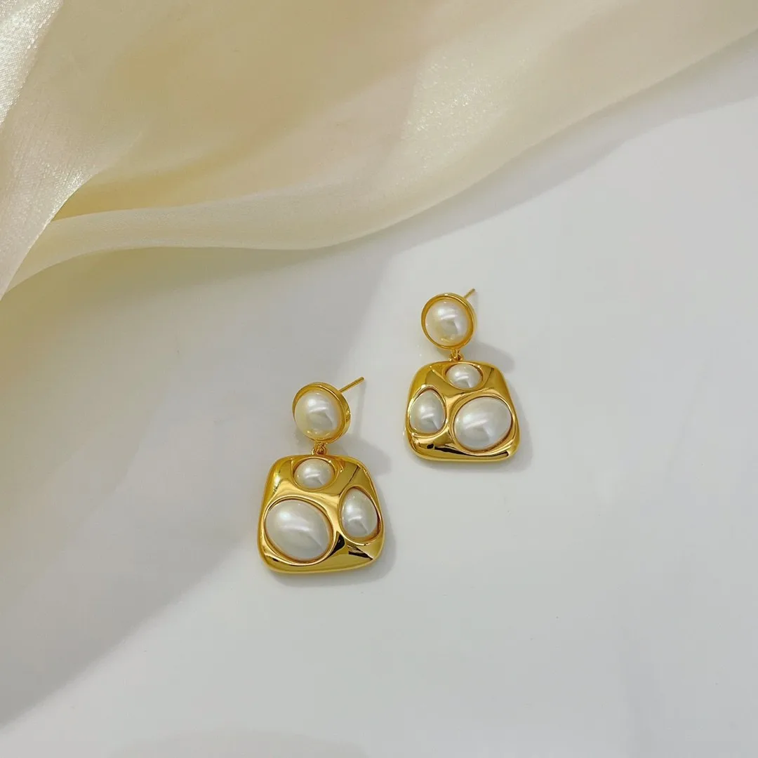 Molten Pearl Art Earrings – Sculpted Gold Drop Studs